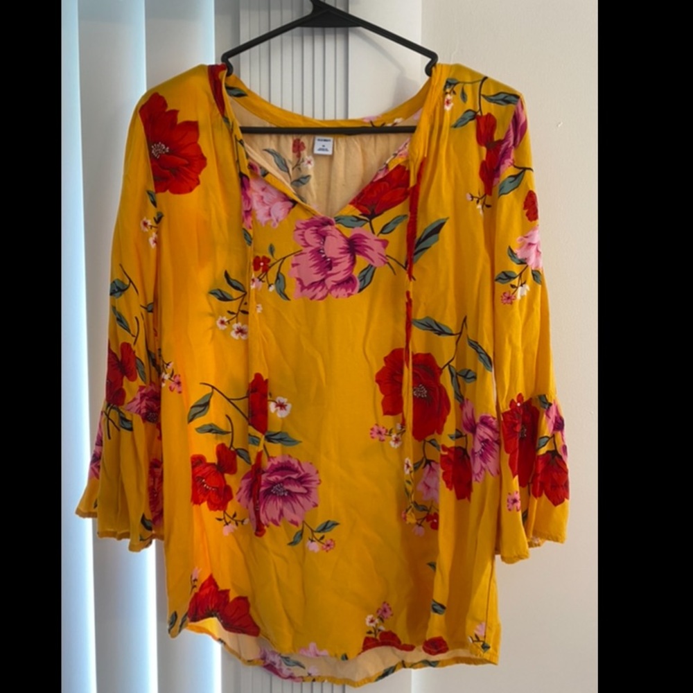 Yellow Floral Blouse from Old Navy. Size Medium. Like New